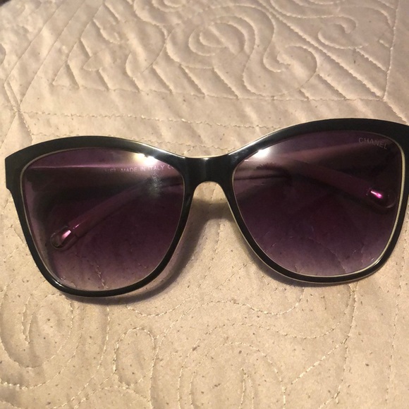 Chanel glasses - Picture 1 of 2
